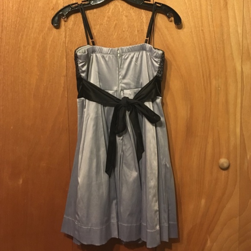 Party dress - Picture 3 of 4